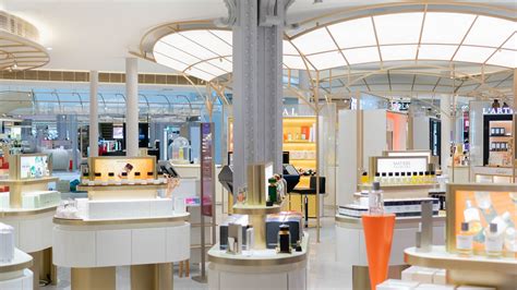 Boutique CHANEL Parfums et Beauté LA SAMARITAINE.